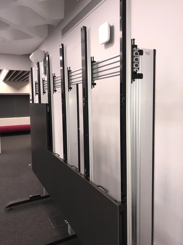 khung di động BTECH